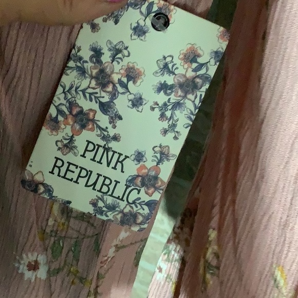 Pink Republic NEW - Sz S - ballon long sleeved - keyhole front - floral top - Picture 8 of 9